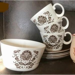 Wellesley Cups&Saucers/Sugar Bowl&Creamer Wood&Son